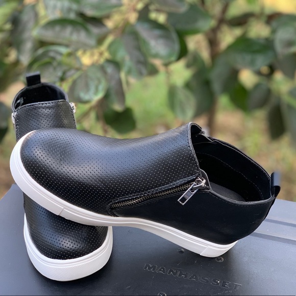 Time and Tru Memory Foam Sneaker Wedge Bootie New - Picture 3 of 8